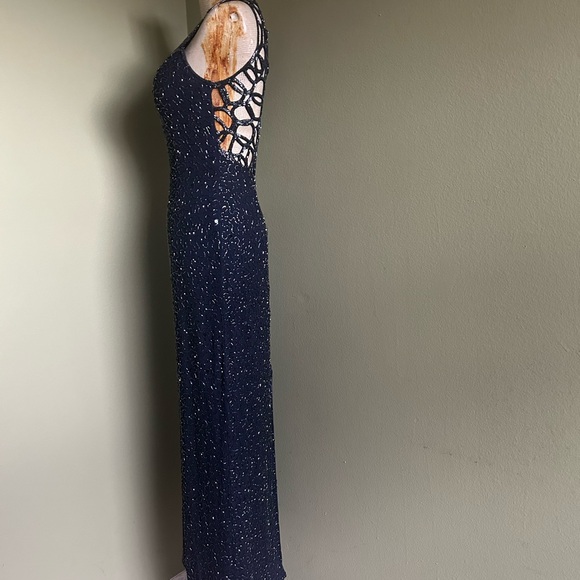 Elegant Navy Blue Beadded Evening Gown - Picture 3 of 8